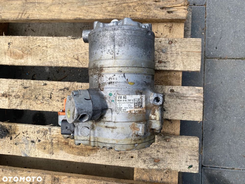 KOMPRESOR SPRĘŻARKA KLIMATYZACJI AUDI Q5 80A816797C - 1