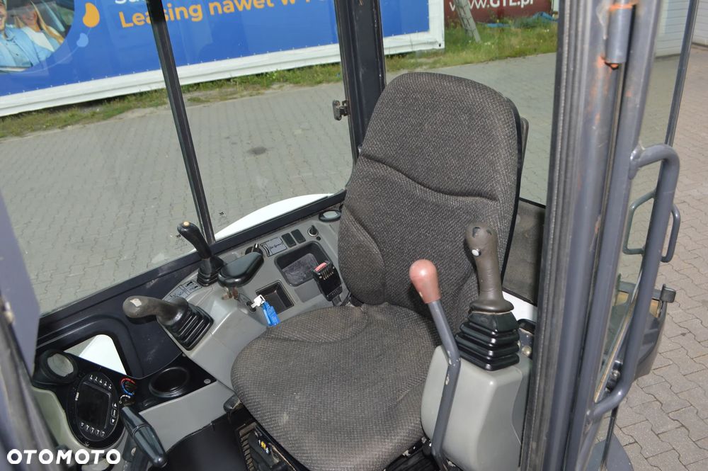 Bobcat E35 - 11