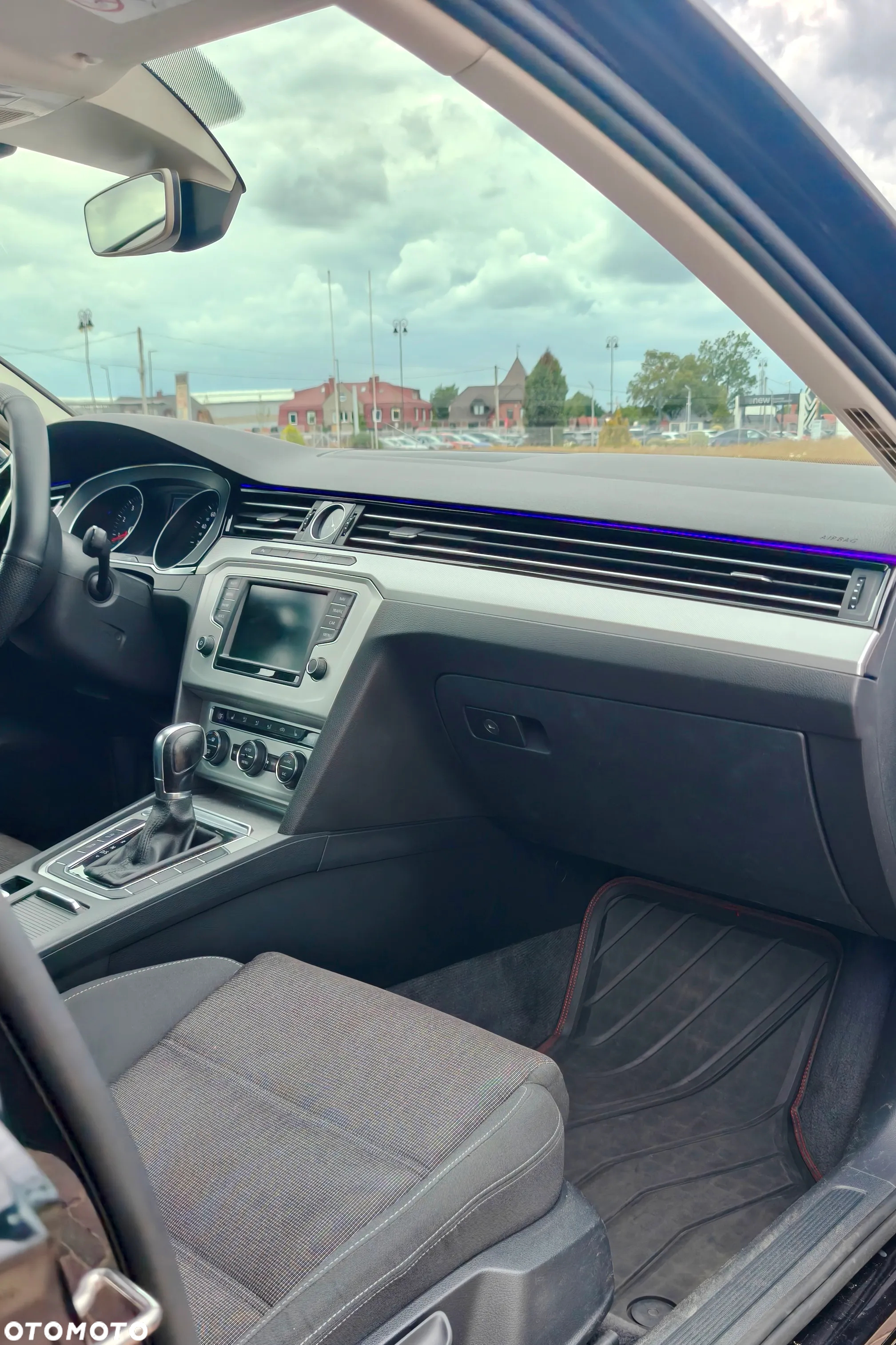 Volkswagen Passat - 12