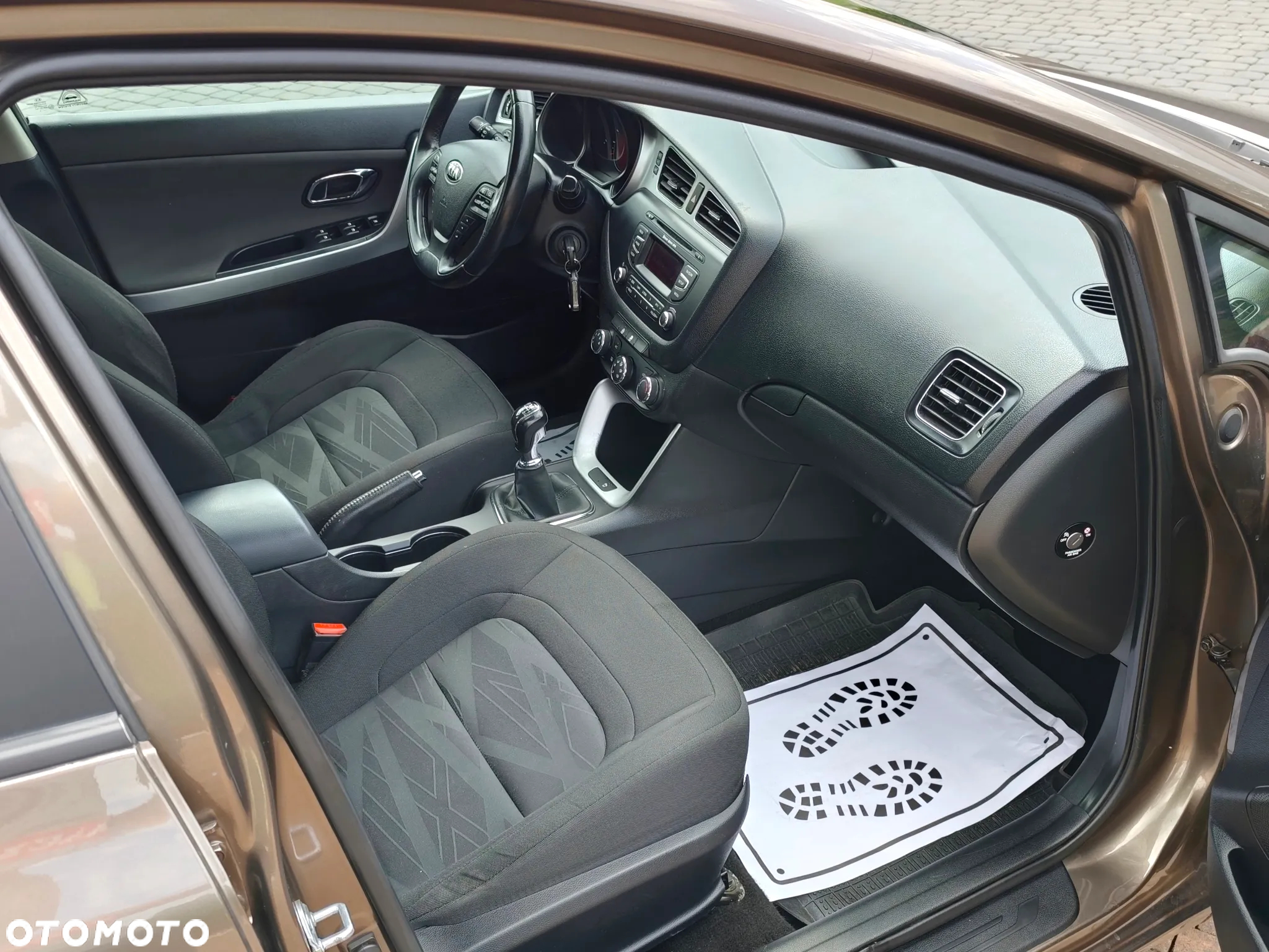 Kia Ceed - 36