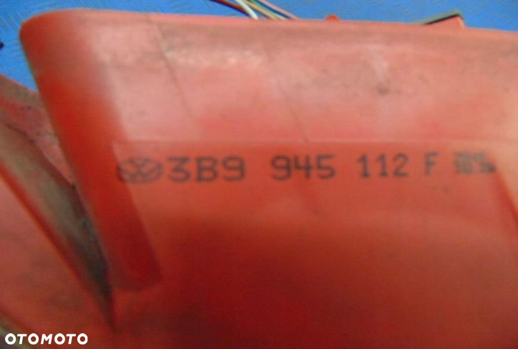 VOLKSWAGEN PASSAT B5 2.4B UNIVERSAL LAMPA TYLNA PRAWA - 5
