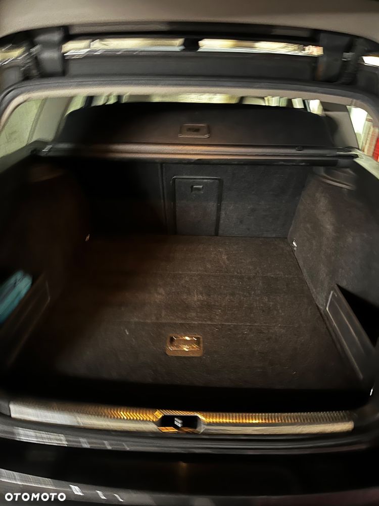 Volkswagen Passat 2.0 TDI DPF Highline - 14