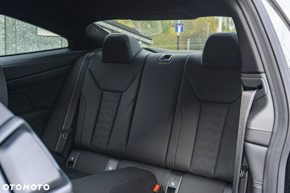 BMW M4 Competition M xDrive - 22