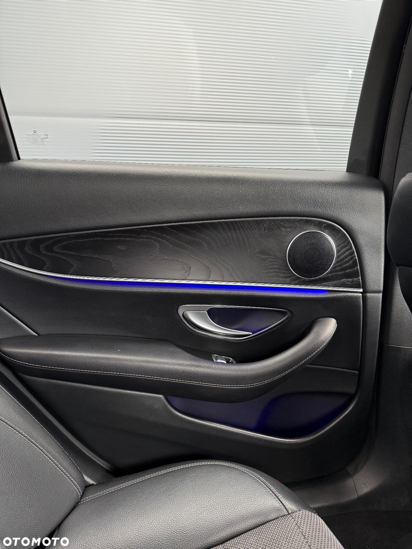 Mercedes-Benz Klasa E 220 d 4-Matic 9G-TRONIC - 21