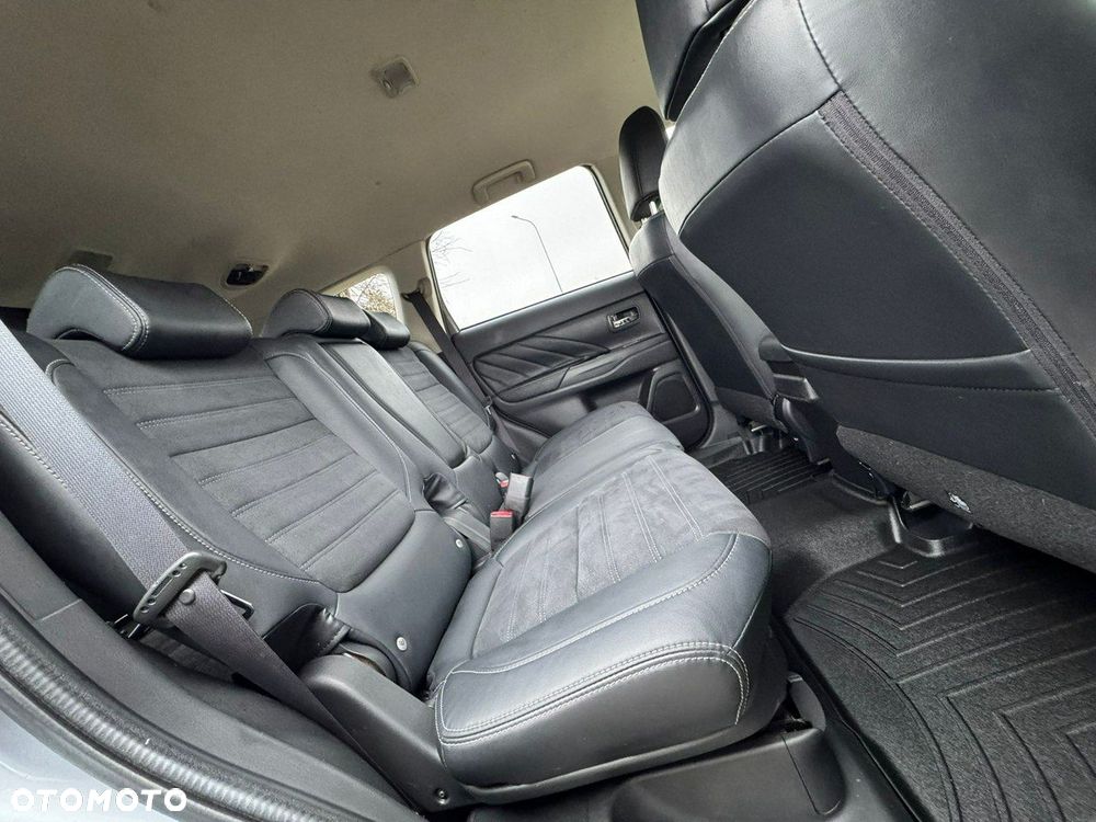 Mitsubishi Outlander - 29