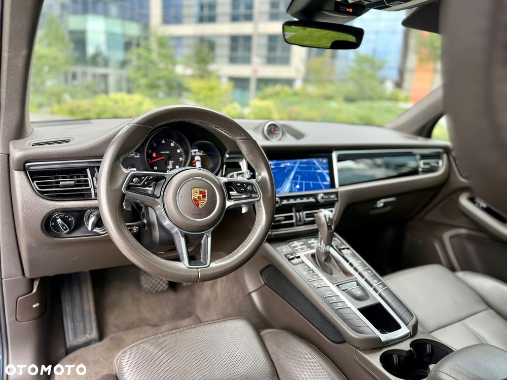 Porsche Macan Standard - 10