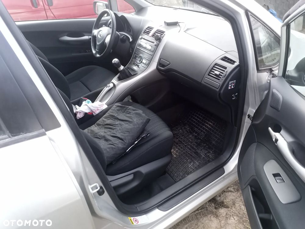 Toyota Auris 1.6 VVT-i Executive - 8