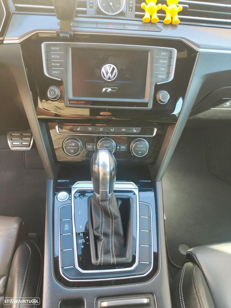 VW Passat Variant 2.0 TDI R-Line DSG - 10