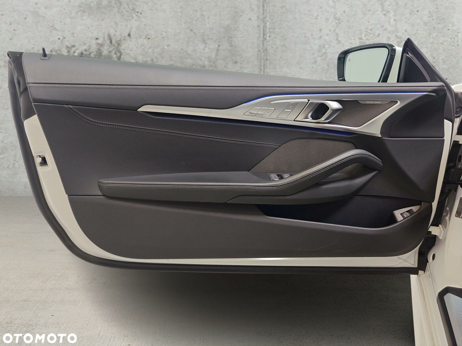 BMW Seria 8 840i - 11