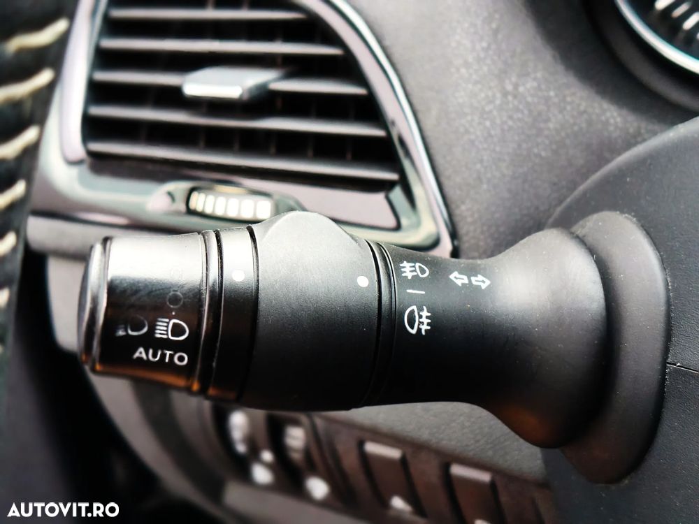 Renault Megane Grandtour ENERGY TCe 115 Start & Stop Bose Edition - 29