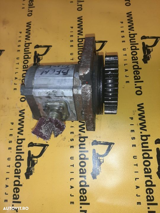 Pompa comenzi excavator O&K cod. 2244989 L /F-11990558 - 7