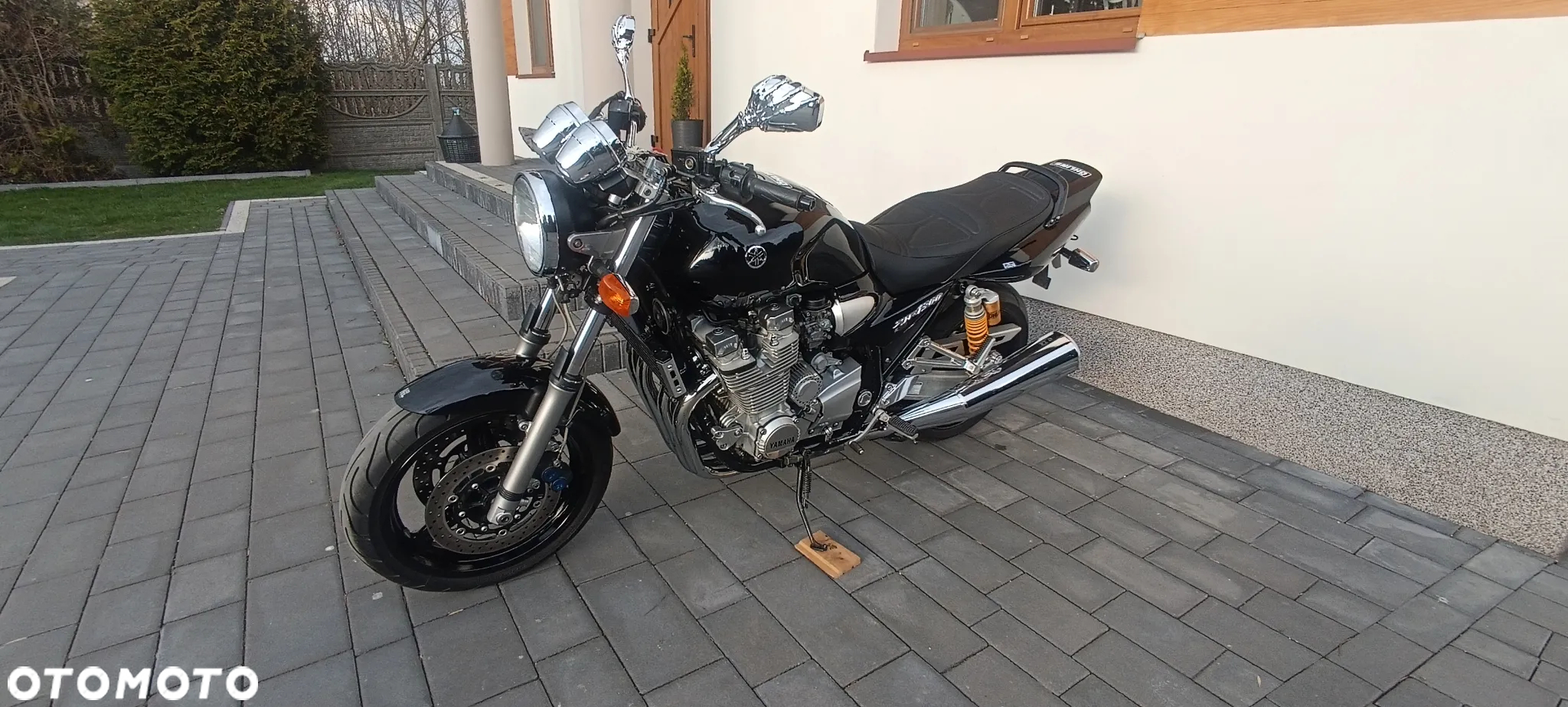 Yamaha XJR - 6