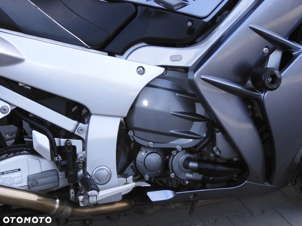 Yamaha FJR - 7