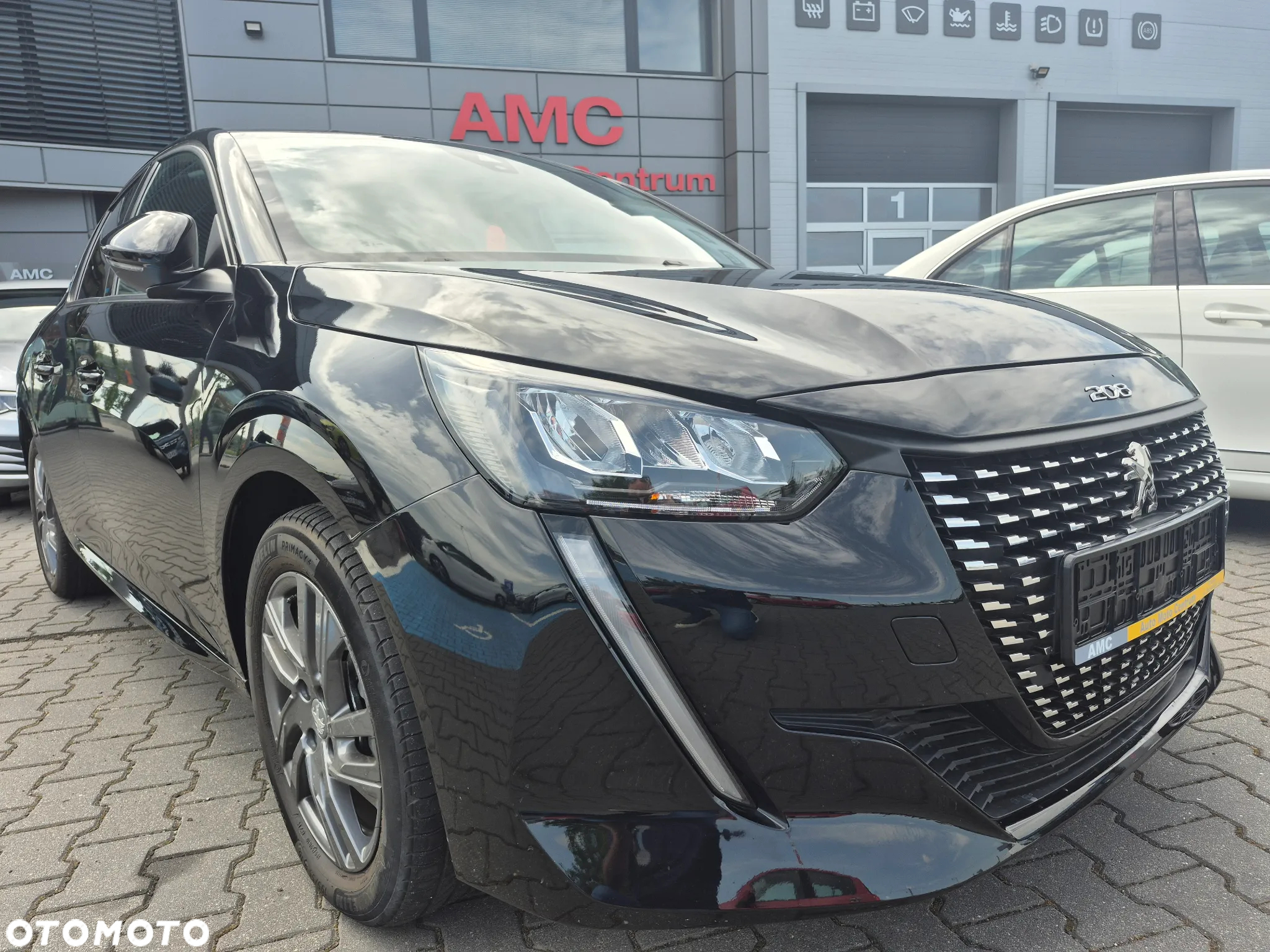 Peugeot 208 PureTech 100 EAT8 Allure - 2