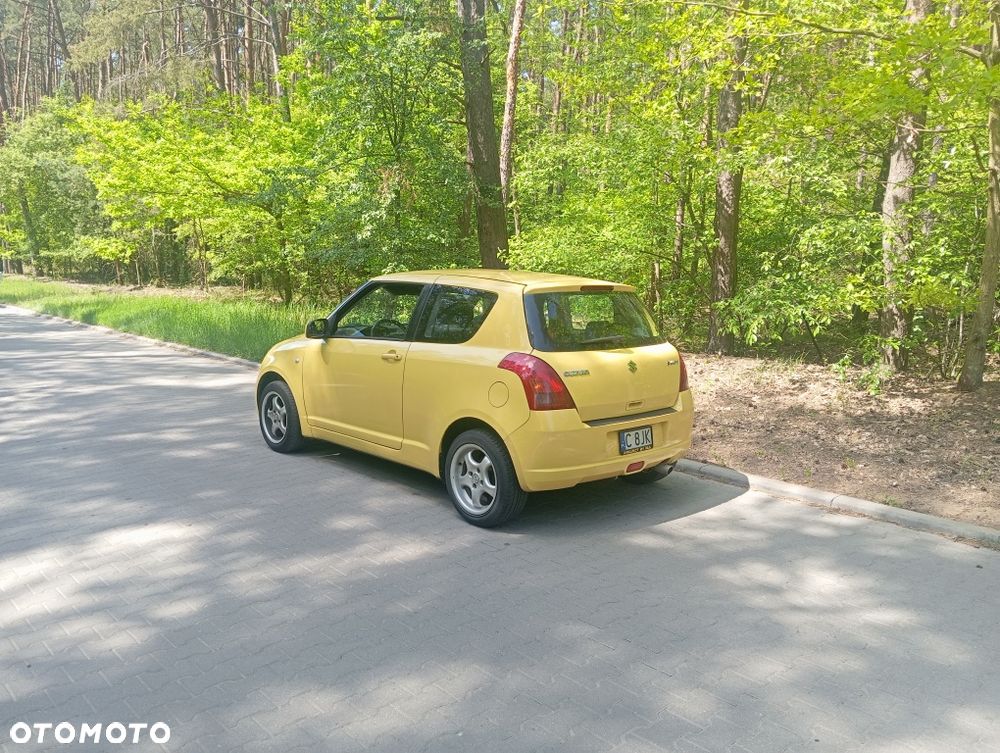 Suzuki Swift - 4