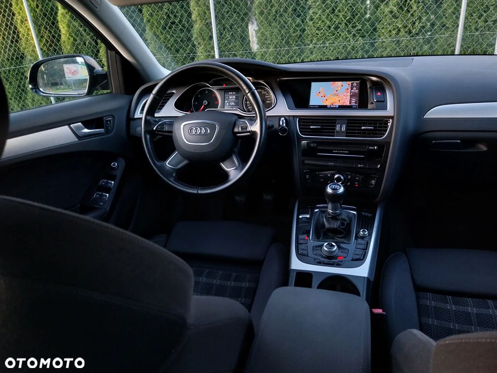 Audi A4 Avant 2.0 TDI DPF S line Sportpaket - 5