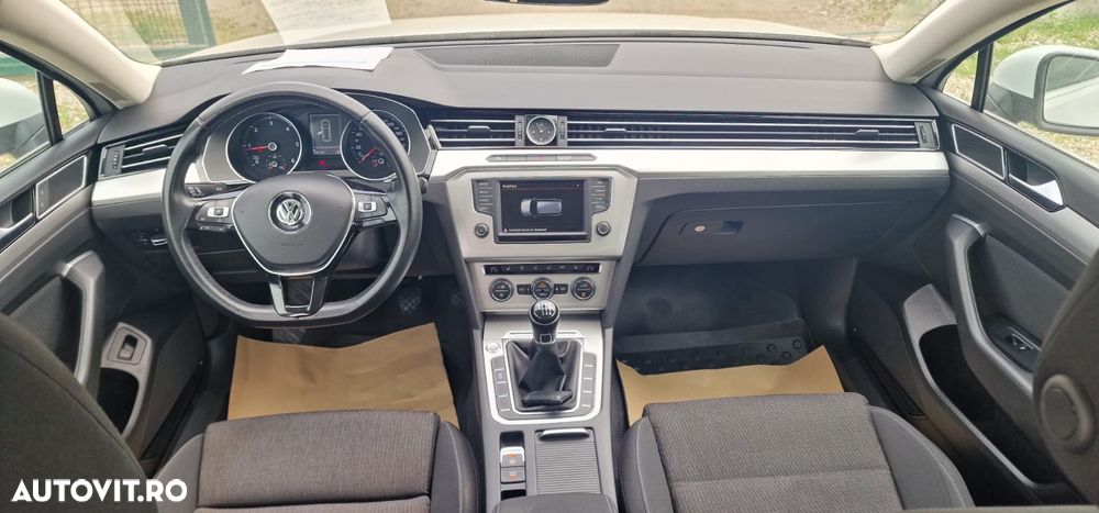 Volkswagen Passat 2.0 TDI (BlueMotion Technology) Comfortline - 11
