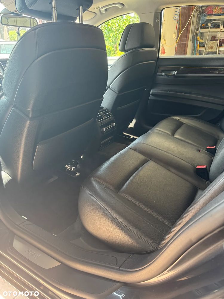 BMW Seria 7 730d - 22