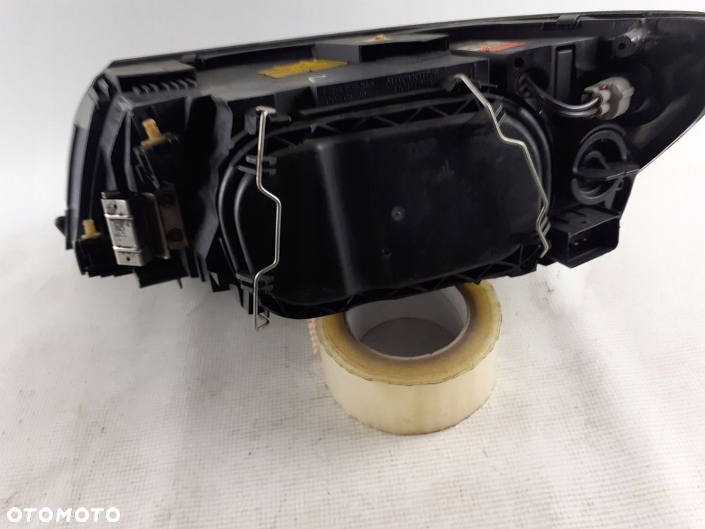 Volvo V50 S40 2004-2007 Lampa Prawa Xenon - 4