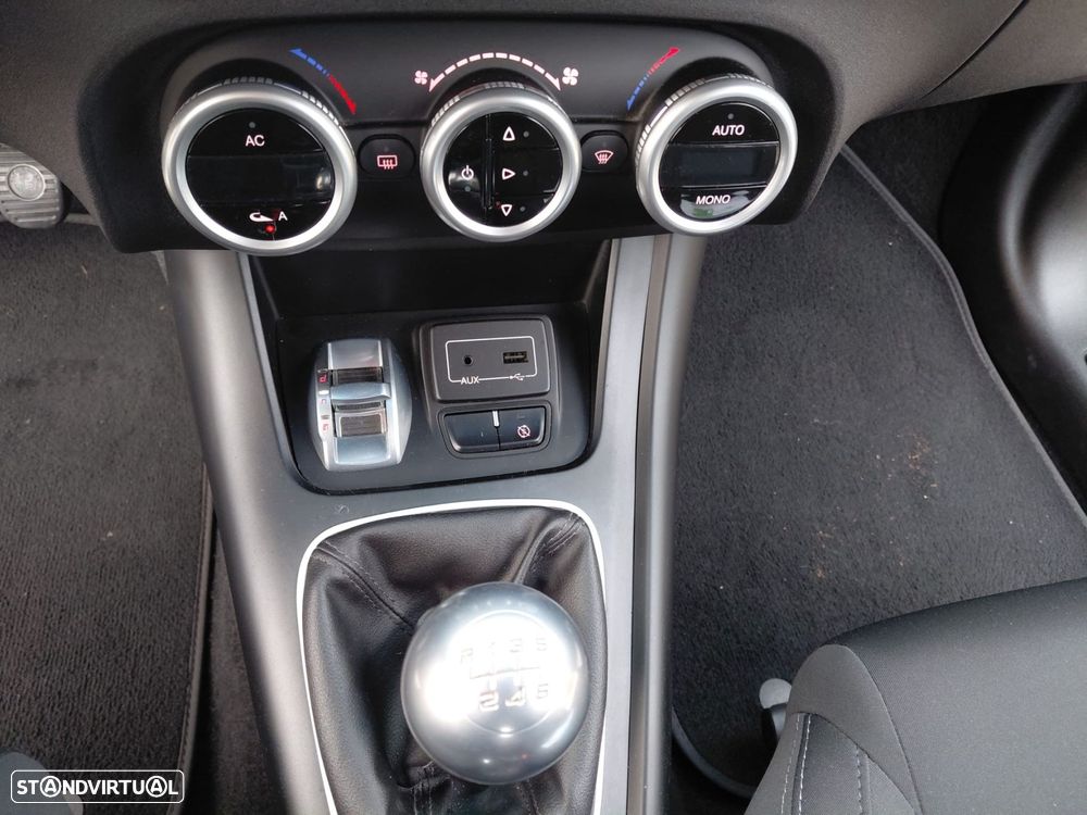 Alfa Romeo Giulietta 1.6 JTDm Super - 16