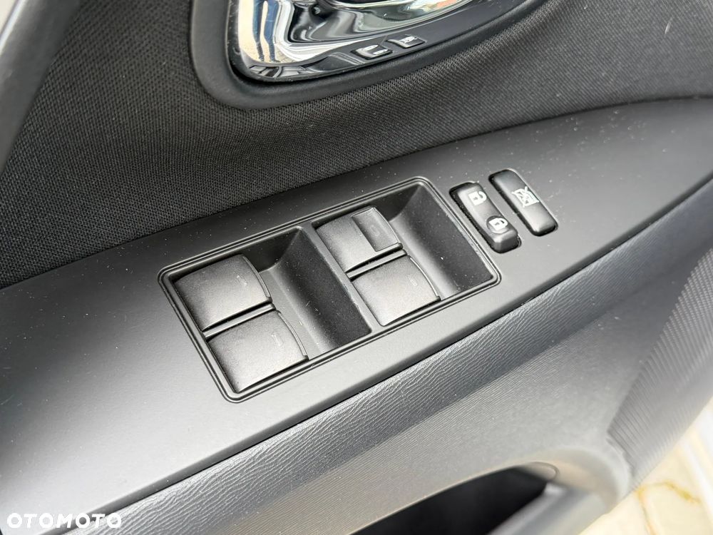 Toyota Avensis 1.8 Premium EU5 - 21