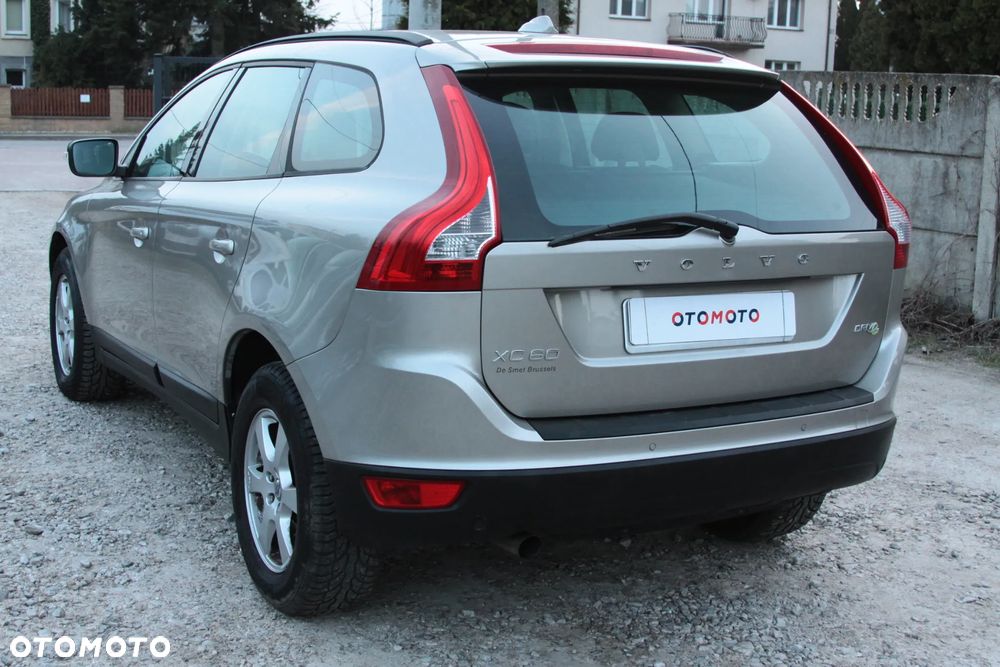 Volvo XC 60 D4 Momentum - 8
