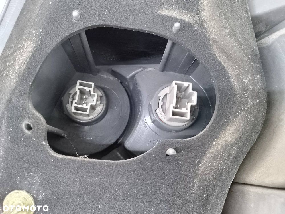 LAMPA TYLNA LEWA HONDA JAZZ I ( 83-86 ) HATCHBACK - 6