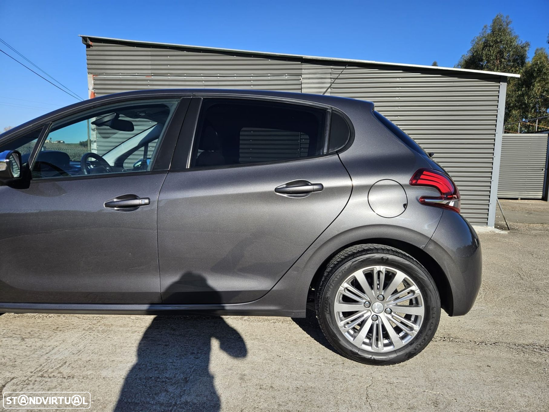 Peugeot 208 1.2 PureTech Signature - 15