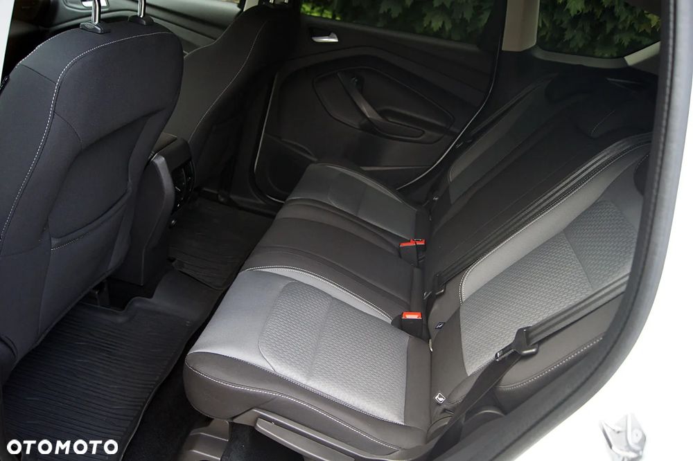 Ford Kuga - 33