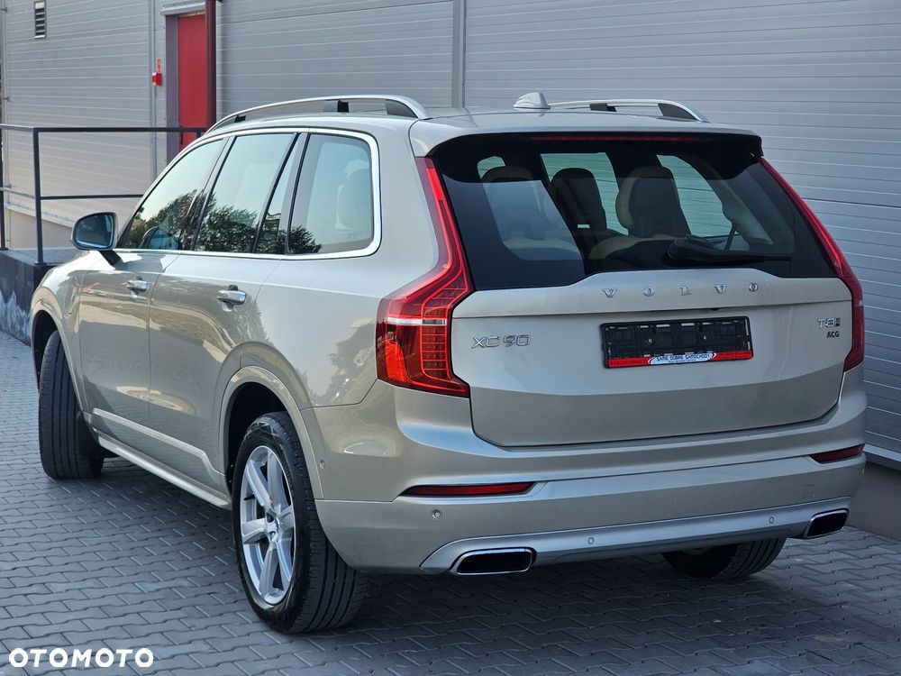 Volvo XC 90 T8 AWD Plug-In Hybrid Momentum 7os - 9
