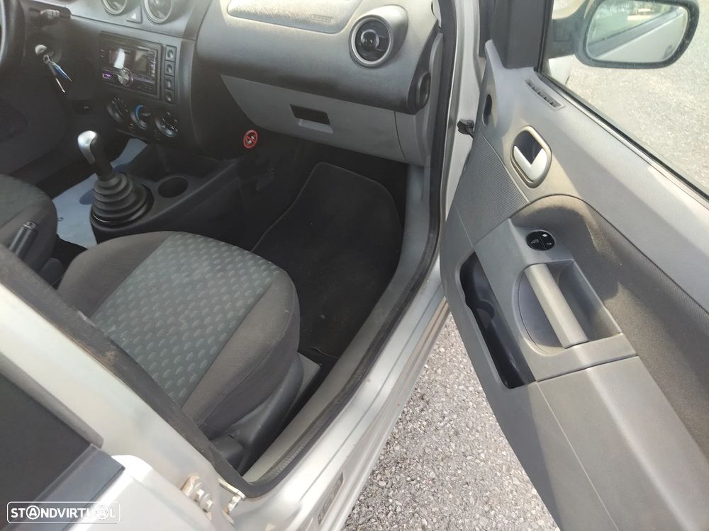 Ford Fiesta 1.4 Trend Durashift EST - 11