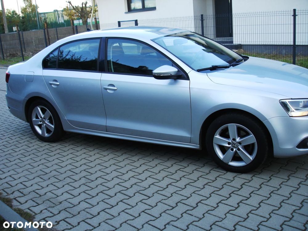 Volkswagen Jetta - 6