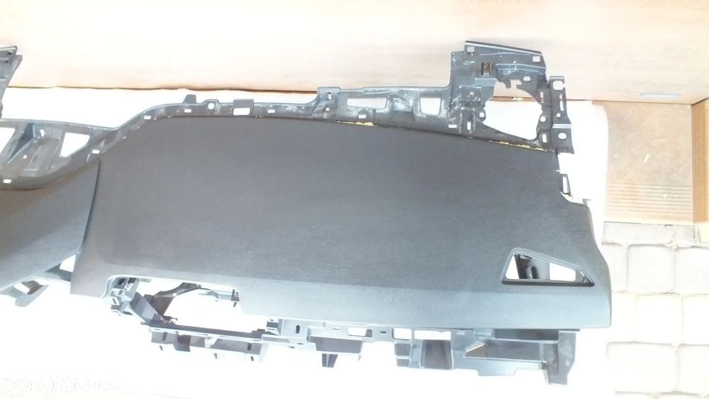 Konsola deska rozdzielcza Toyota Corolla E21 - 3