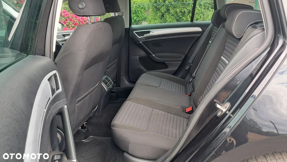 Volkswagen Golf - 9