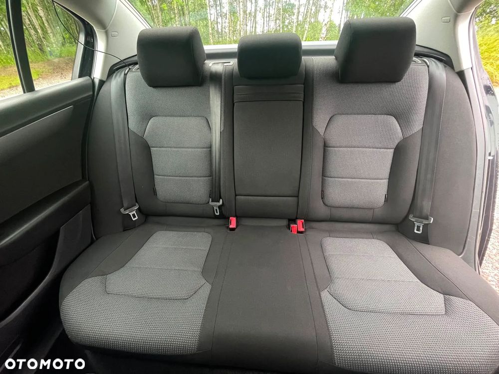Volkswagen Passat 2.0 TDI Comfortline - 4