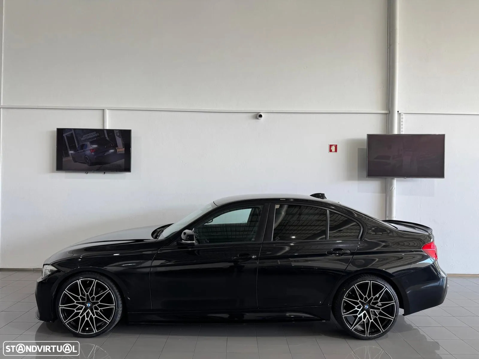 BMW 320 d Pack M - 16