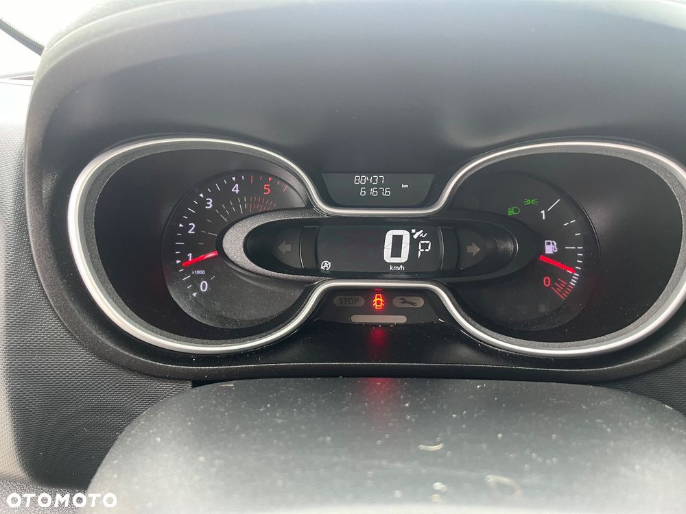 Renault Trafic 2.0 dCi EDC - 12