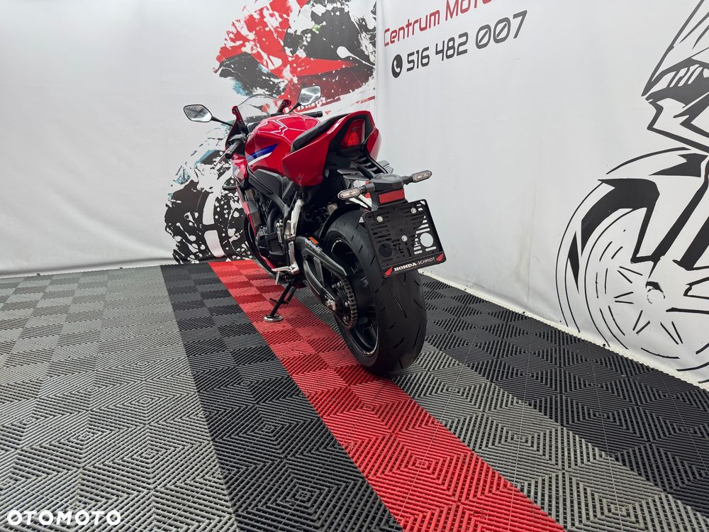 Honda CBR - 28