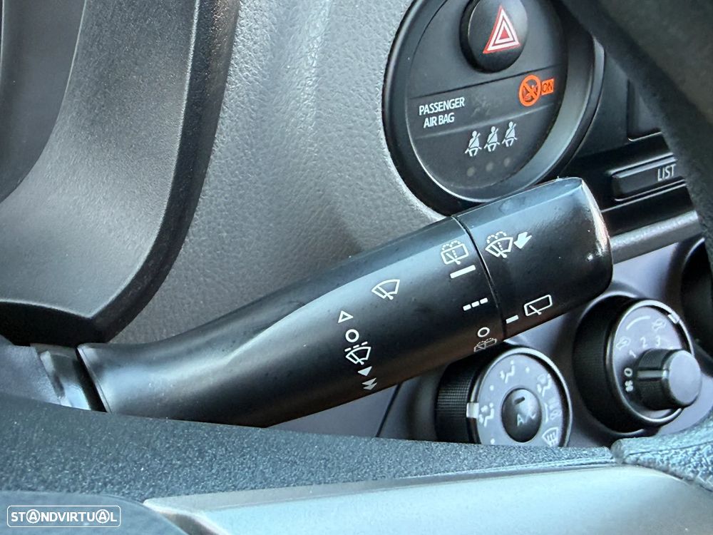 Toyota Yaris 1.0 VVT-i - 32