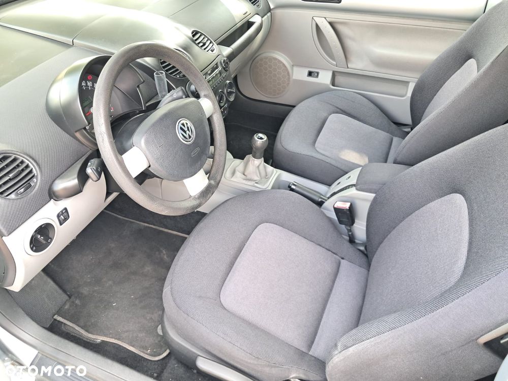 Volkswagen New Beetle - 15