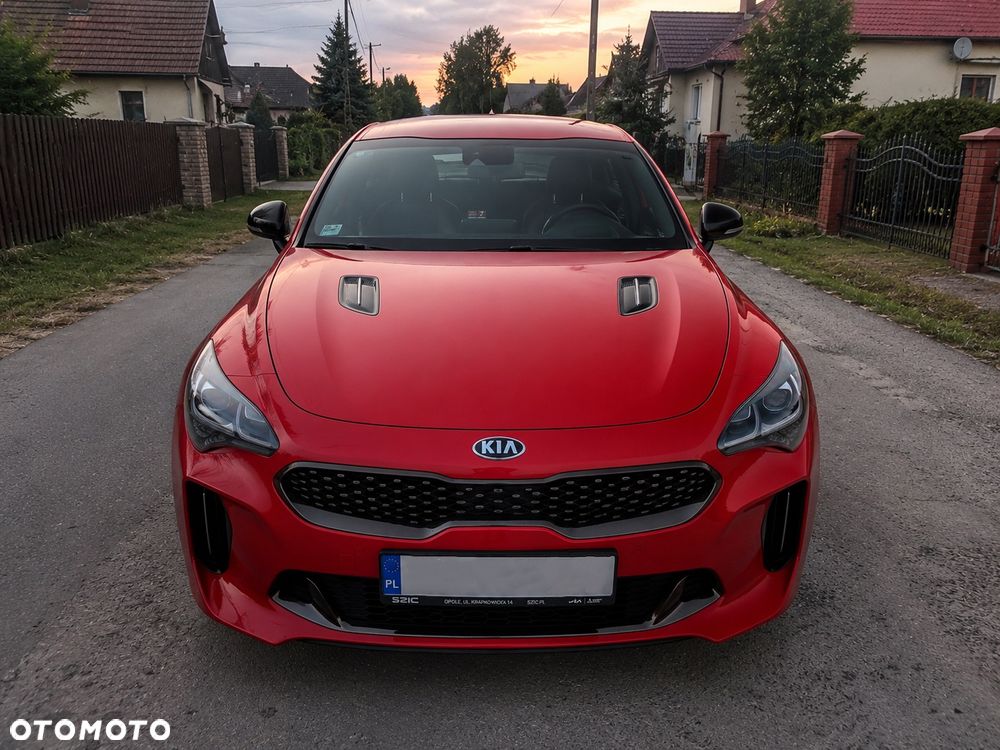 Kia Stinger - 1
