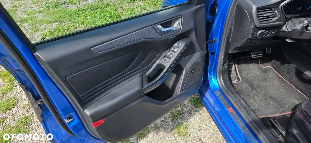 Ford Focus 2.0 TDCi ST-2 PowerShift - 11