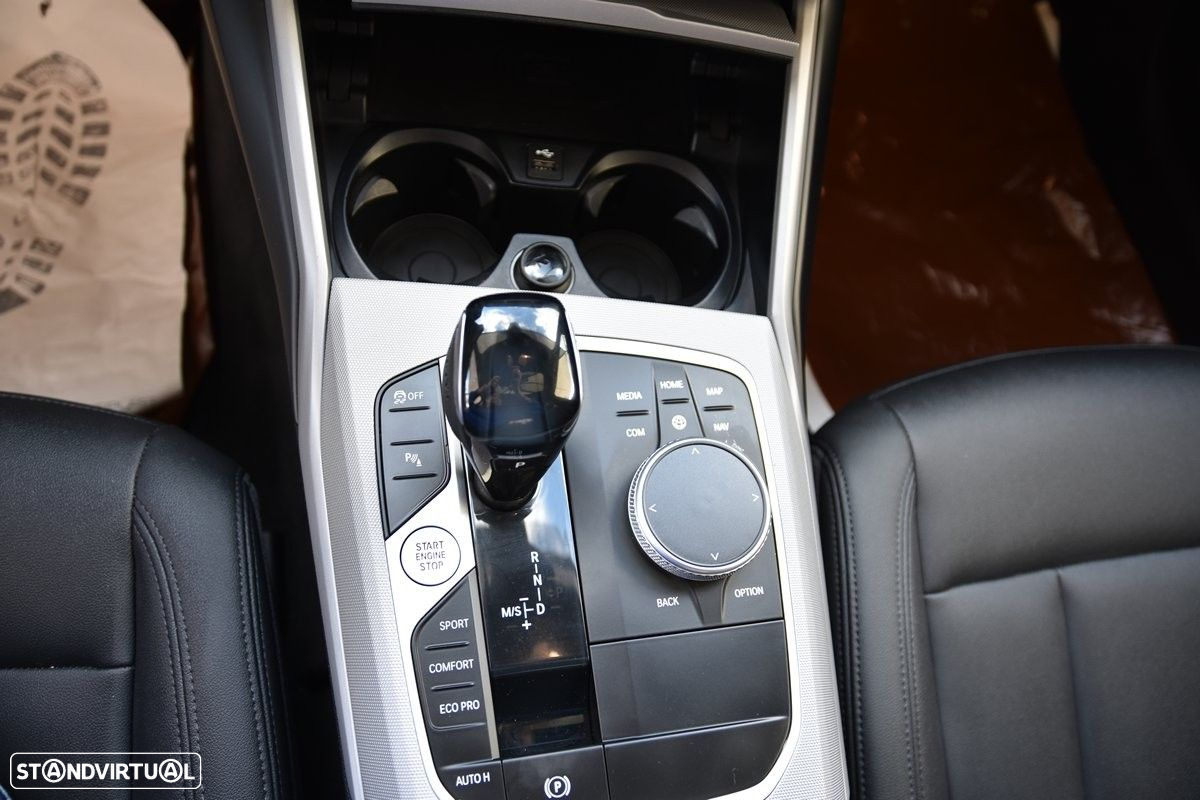 BMW 318 d Auto - 17
