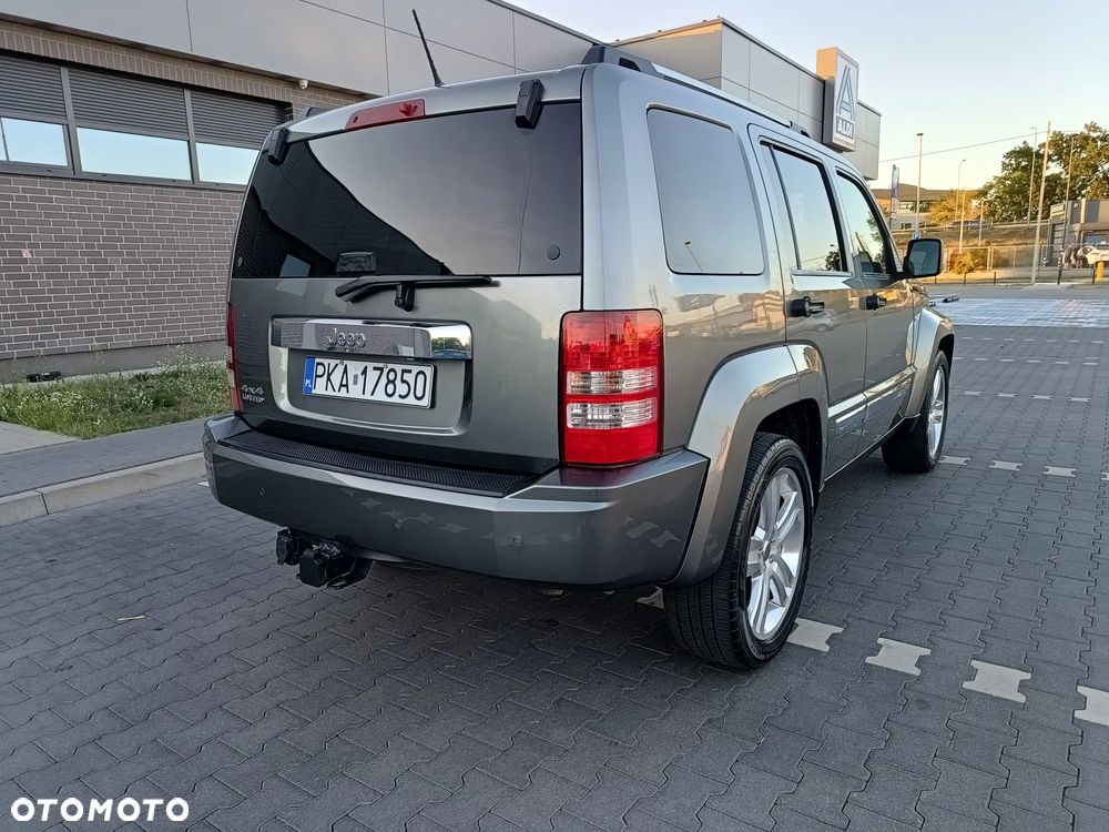 Jeep Liberty - 6