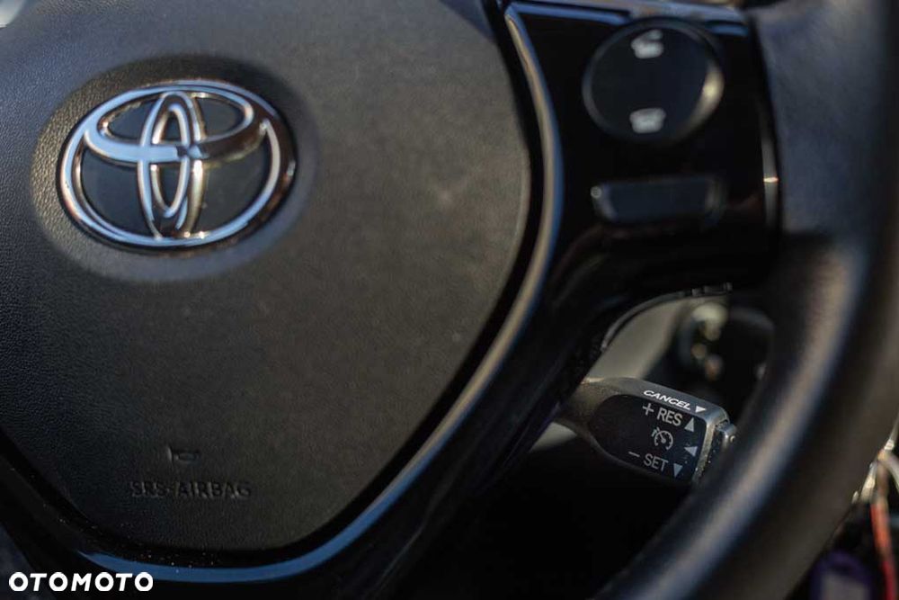 Toyota Aygo x-play connect - 15