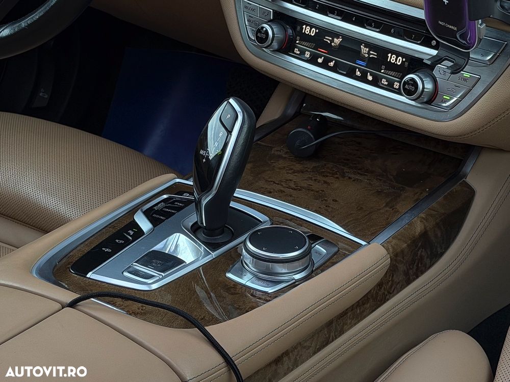 BMW Seria 7 740d xDrive - 25