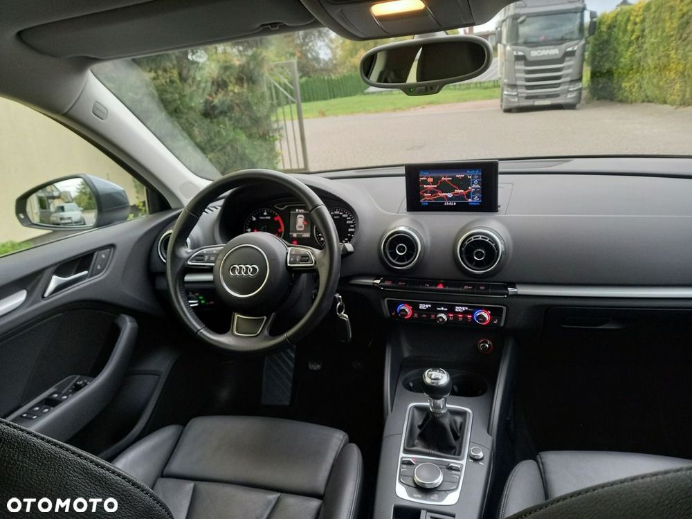 Audi A3 Sportback 1.6 TDI DPF S line Sportpaket - 24