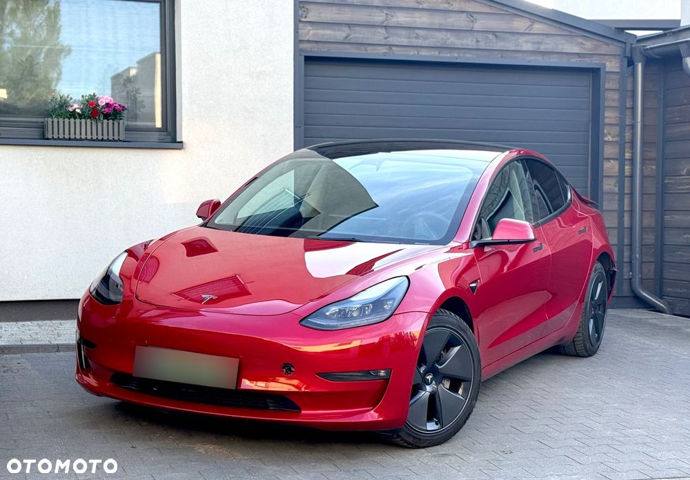 Tesla Model 3 - 8