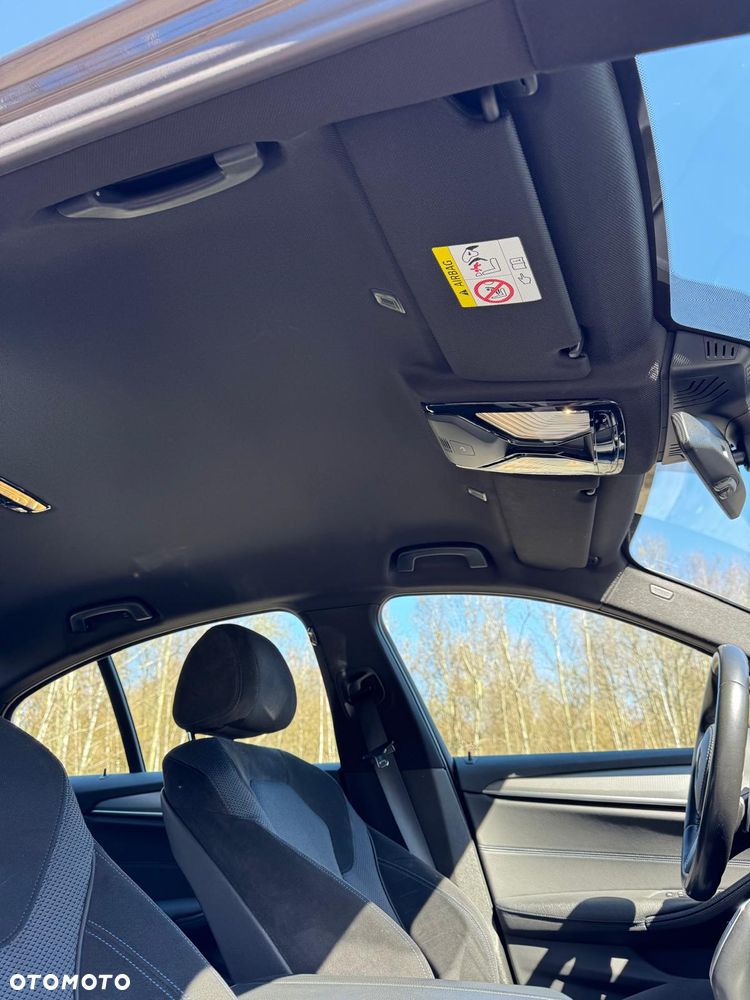 BMW Seria 5 520d xDrive - 12