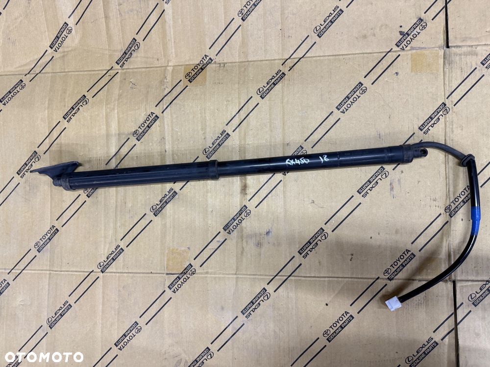 Siłownik klapy bagażnika Lexus RX450h 15-20r. Nr. 68910-48070. - 1